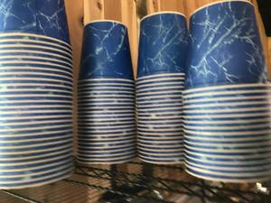 lot 532 image: Solo 10T1-00069 165 oz Marble Paper Bucket