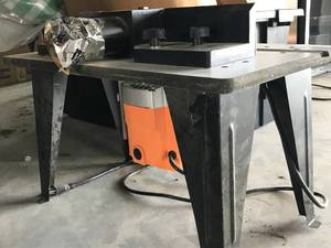 lot 276 image: Chicago Electric Router and Router Table
