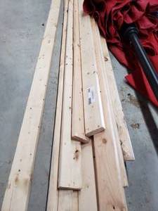 lot 380 image: 12 Pieces of 1 x 3 Slat Wood (6 - 8 pieces)