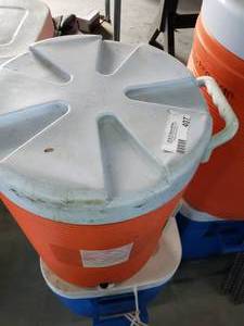 lot 407 image: 2 Water Coolers 1 - Rubbermaid 5 Gallon Model 1685, 1 - Coleman 10 Gallon