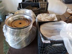 lot 435 image: 4 Stacks of Plate Service Covers Metal