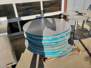 lot 444 image: 10 - 48 Round Table Tops, 1 Thick, No Legs or Bases