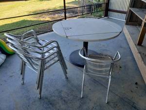 lot 493 image: 52 Round or 36 Square Table with Metal Base and 4 Metal Chairs