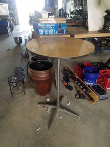 lot 194 image: Bistro Table with Metal Legs (H30)