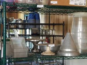 lot 205 image: Cake Services Items 2 Serving Trays, 1 Bakery Pan, Large Strainer