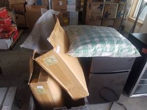 lot 270 image: 6 Green and White Chckered Outdoor Cushions, 24 x 24