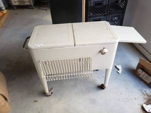 lot 186 image: Cooler on Wheels, Beige with Rack and Bottle Opener