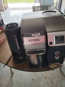 lot 518 image: Keurig Bolt Coffeemaker with Bunn Drip Coffee Container