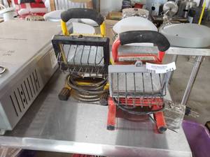 lot 521 image: Work Lights, Halogen, Small Bulb