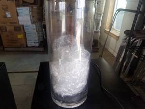 lot 267 image: 6 Lg Vases ( H 14 x W 6 approx.)