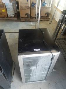 lot 268 image: Magic Chef Beverage Refrigerator, Model HMBC31ST (was working when removed)
