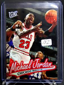 lot 182 image: MICHAEL JORDAN  1996-97 FLEER ULTRA CARD #16 CHICAGO BULLS - MT