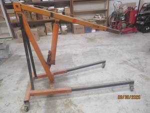 lot 241 image: LONG RAM 007407&nbsp MANUAL HYDRAULIC RAM JACK PUMP ENGINE LIFT HOIST&nbsp