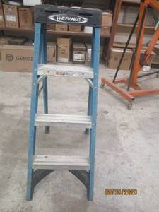 lot 247 image: WERNER 4FT LADDER&nbsp