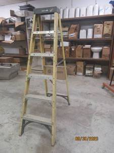 lot 249 image: HUSKY 6FT LADDER&nbsp