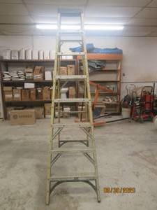lot 250 image: HUSKY 8FT LADDER&nbsp