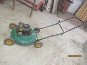 lot 260 image: BRIGGS &amp STRATTON 500 SERIESS WEEDEATER 22 INCH LAWN MOWER&nbsp