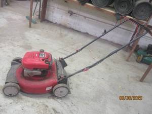 lot 261 image: BRIGGS &amp STRATTON TROY- BILT 21 PUSH MOWER &nbsp