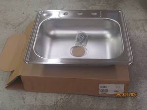 lot 313 image: KINGS FORD STAINLESS STEEL SINK 125223