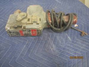 lot 325 image: HEAVY DUTY MILWAUKEE HOLE HAWG
