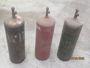 lot 363 image: 3 WELDING TANKS 23 TALL