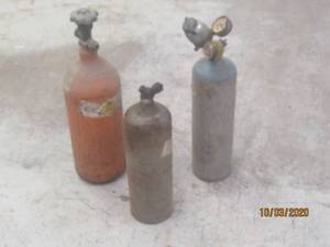 lot 364 image: 3 WELDING TANKS&nbsp