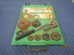 lot 366 image: GREENLEE SLUGBUSTER KNOCKOUT PUNCH SET