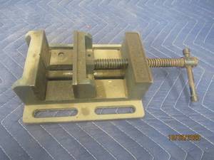 lot 378 image: CRAFTSMAN TABLE MOUNT VISE