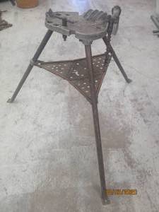 lot 396 image: RIGID 450 PORTABLE TRI STAND