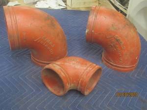lot 424 image: 3 VICTAULIC ELBOWS&nbsp