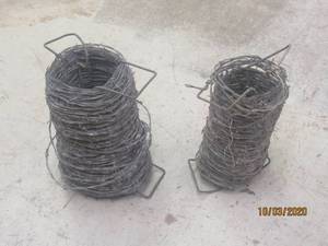 lot 427 image: 2 ROLLS OF BARB WIRE