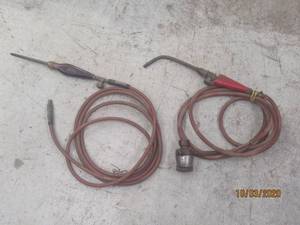 lot 431 image: 2 WELDING TORCH HOSES
