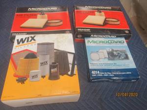 lot 438 image: 4 AIR FILTERS NIB