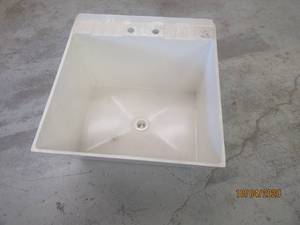 lot 482 image: SWANSTONE MODEL MF-1&nbsp WALL MOUNTED LAUNDRY SINK&nbsp