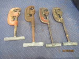 lot 484 image: TOTAL OF 4 RIDGID PIPE&nbsp CUTTERS&nbsp