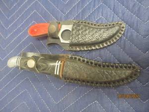 lot 450 image: DUO KNIVES WITH SHEATHS