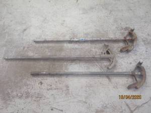 lot 443 image: 3 PIPE BENDERS