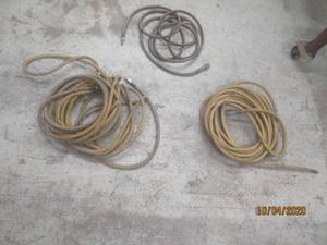 lot 494 image: 3 AIR HOSES