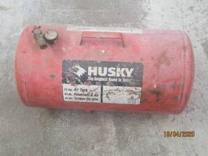 lot 496 image: HUSKY 11 GALLON AIR TANK