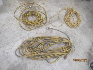 lot 503 image: 3 HEAVY DUTY COMMERCIAL EXTENTION CORDS