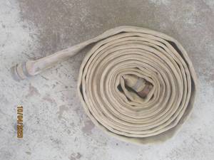 lot 513 image: CLOTH PUMP HOSE