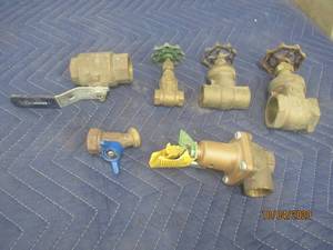 lot 517 image: TOTAL OF 6 BRASS WATER VALVES&nbsp