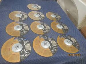 lot 519 image: TOTAL OF 10 NORTON PLUS 9 CUTTINGGRINDING WHEEL 6600 MAX RPM&nbsp
