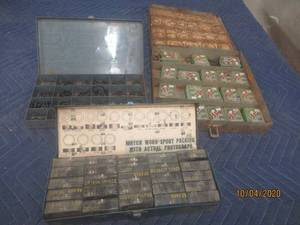 lot 520 image: GENEROUS AMOUNT OF SPOUT GASKETS WITH CARRY CASES&nbsp