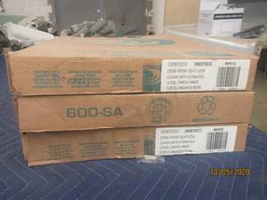 lot 550 image: TOTAL OF 3 CENTOCO 550STSCC WHITE SOLID PLASTIC SEATS&nbsp