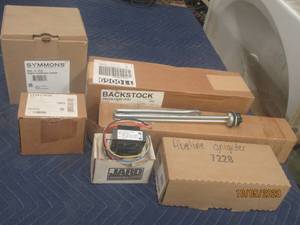 lot 568 image: MISC LOT&nbsp&nbspABELINE IGNITER ,SYMMONS TUBSHOWER SYSTEM,PROPEX BRASS ADAPTER, JARD CLASS 2&nbsp 5060HZ, IGNITER HSI 120V, HEATING ELEMENT ,DRYER HOSE&nbsp