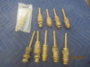 lot 574 image: TOTAL OF 10 BRASS DIVERTER STEM ASSY PLUMBING PARTS FOR TUBSHOWERFAUCET&nbsp