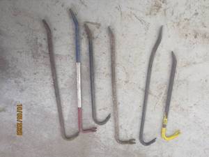 lot 589 image: 6 WRECKING BARS