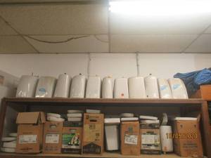 lot 606 image: 20 NEW TOILET TANKS AND LIDS&nbsp