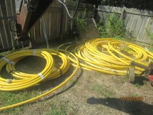 lot 624 image: 6 PLUS VARIOUS SIZE GAS HOSES